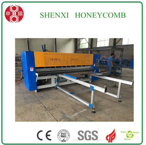 High speed honeycomb paperboard slitting machine 