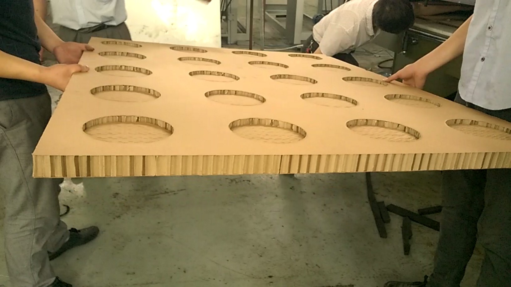 Honeycomb Paperboard Die-cutting Machine